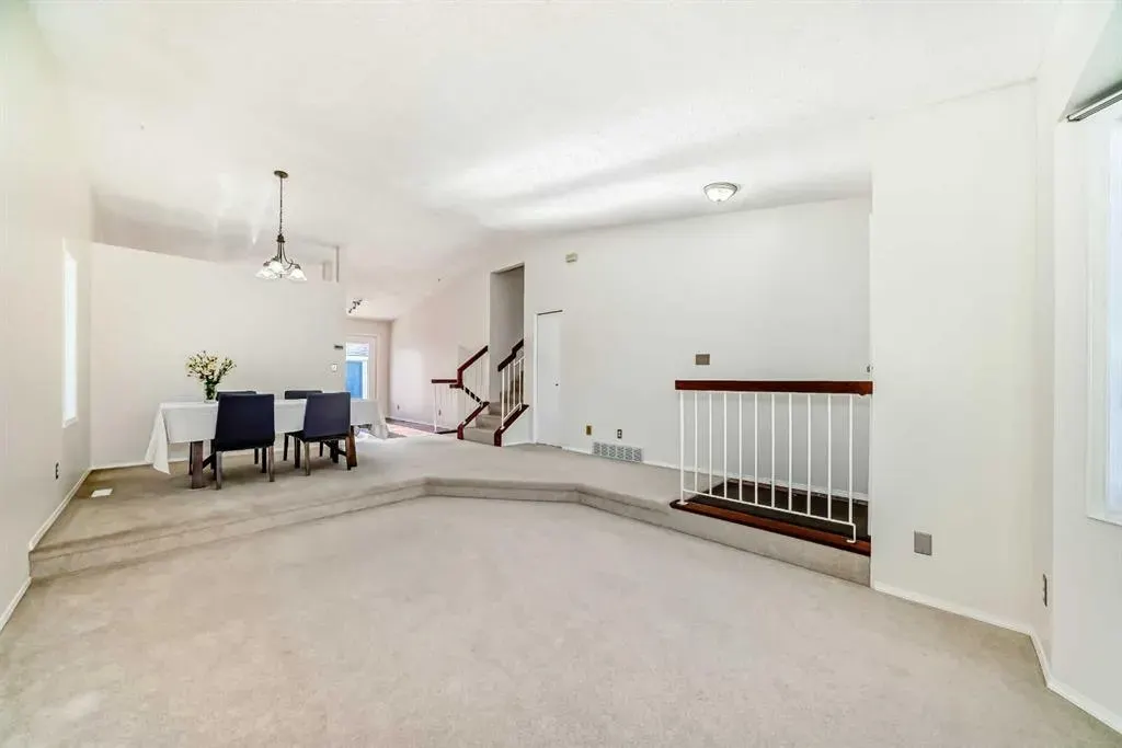 172 Sunvale Crescent SE