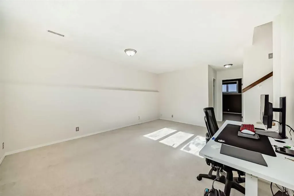 172 Sunvale Crescent SE