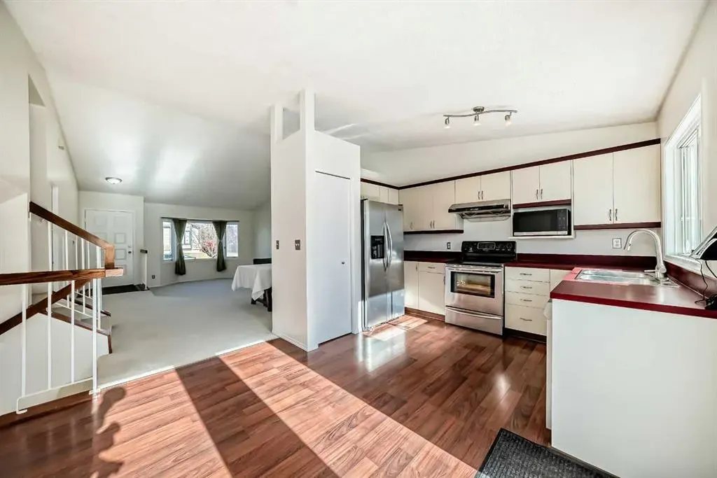 172 Sunvale Crescent SE