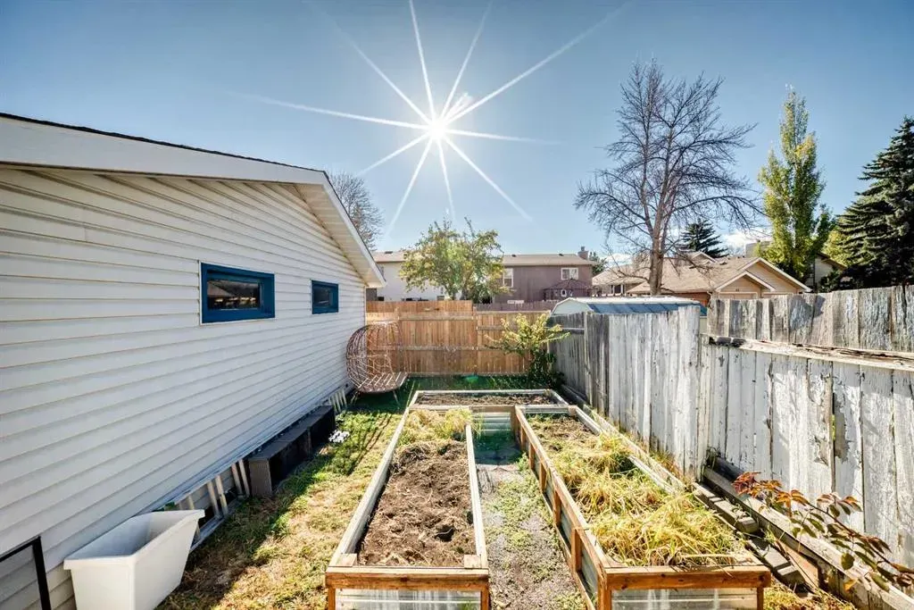 172 Sunvale Crescent SE