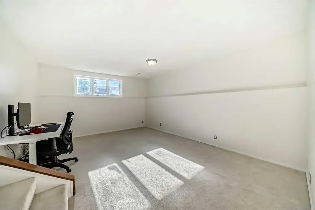 172 Sunvale Crescent SE