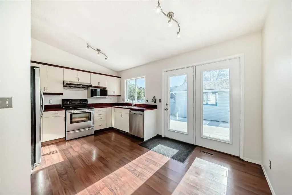 172 Sunvale Crescent SE