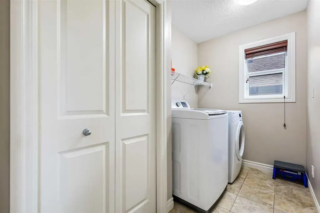 341 Bridleridge View SW