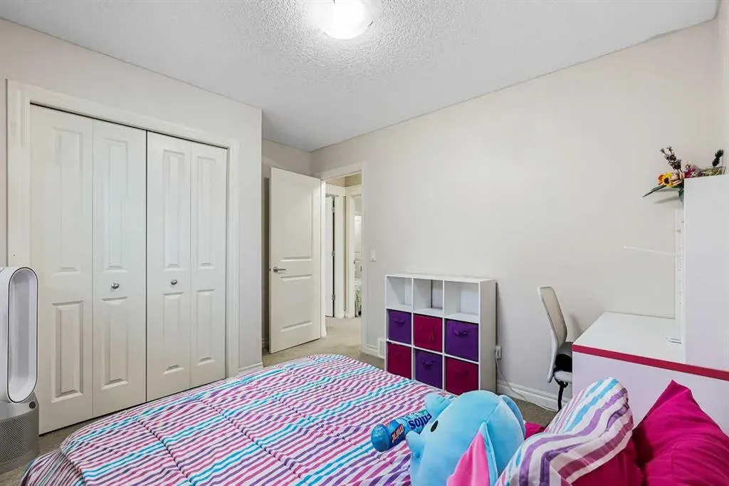 341 Bridleridge View SW