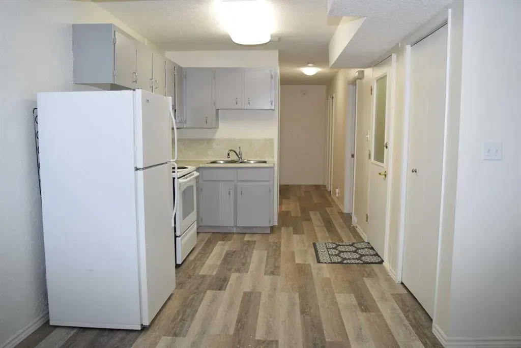 2137 / 2139 53 Avenue SW