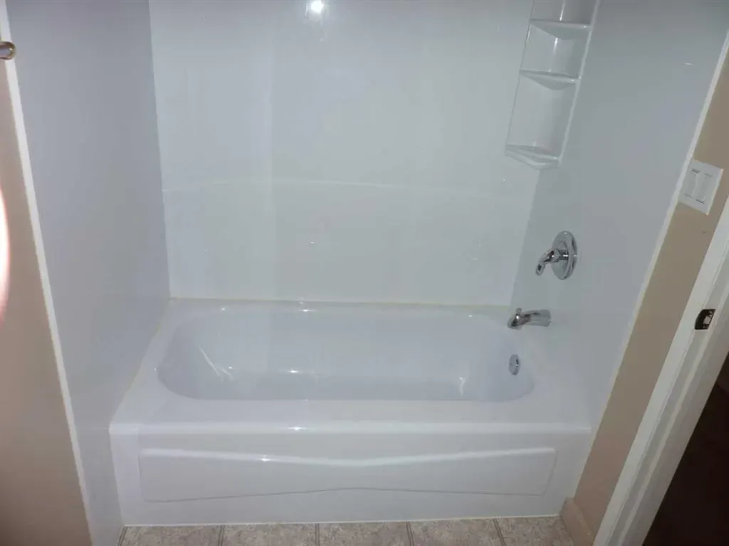 2137 / 2139 53 Avenue SW