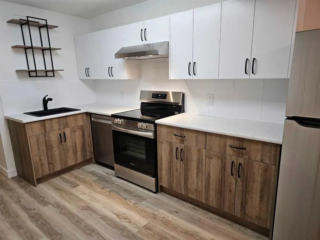 2137 / 2139 53 Avenue SW