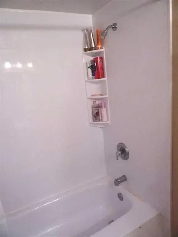 2137 / 2139 53 Avenue SW