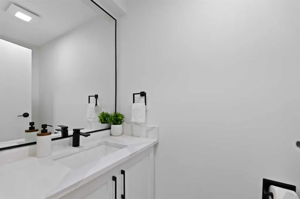 26 Glamis Gardens SW