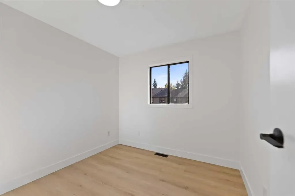 26 Glamis Gardens SW