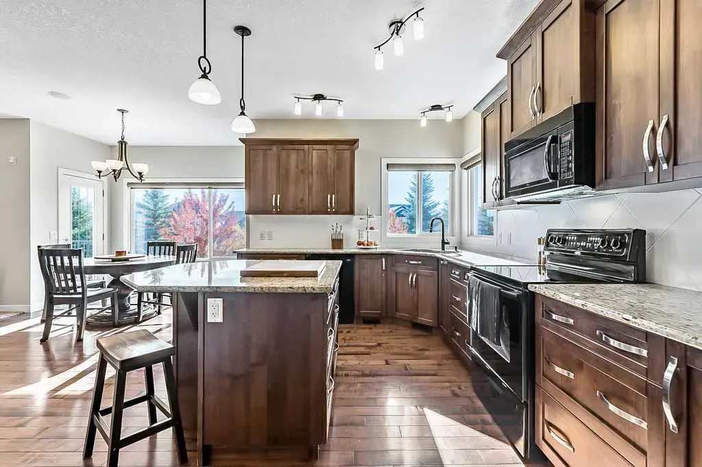 14 Crystal Green Grove