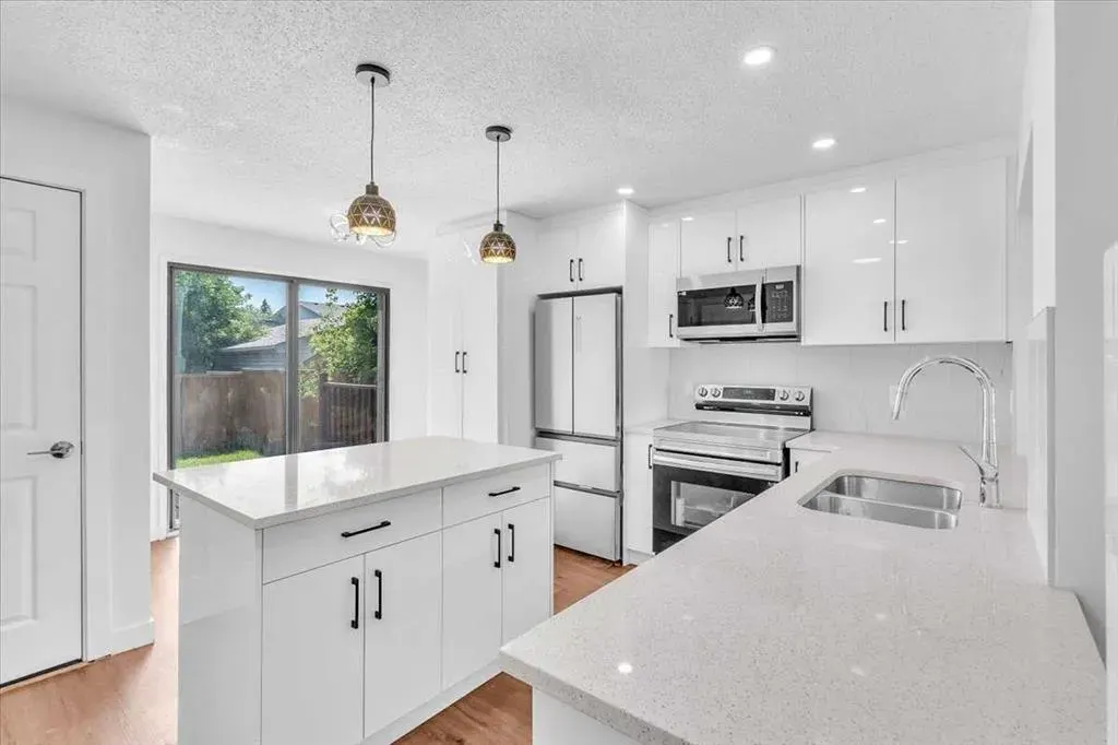 99 Shawmeadows Close SW