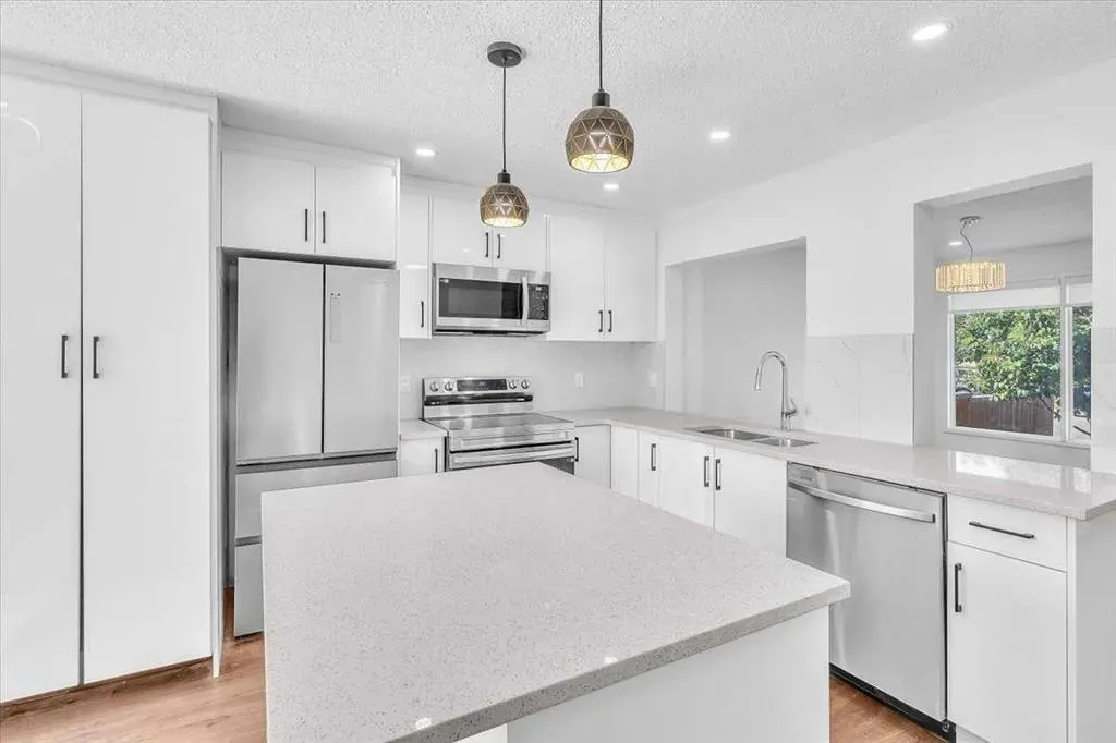 99 Shawmeadows Close SW