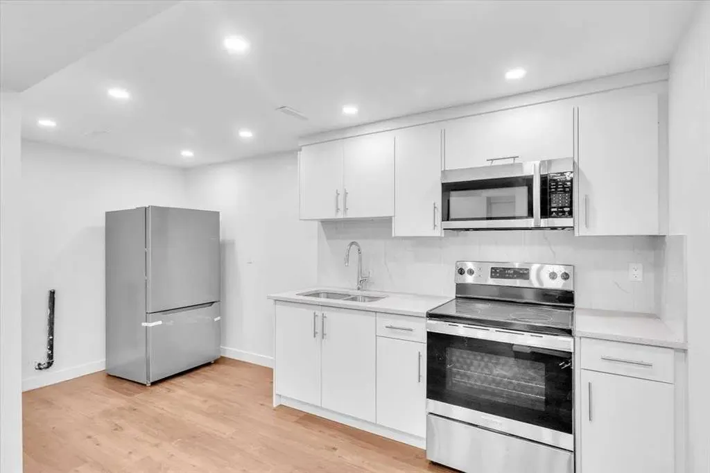 99 Shawmeadows Close SW