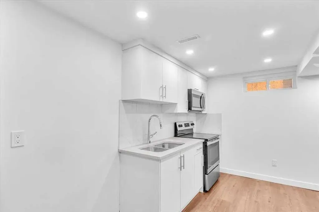 99 Shawmeadows Close SW