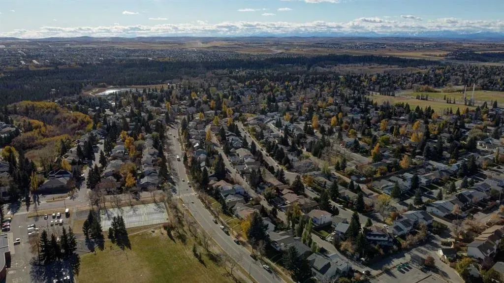 2200 Woodview Drive SW, #602