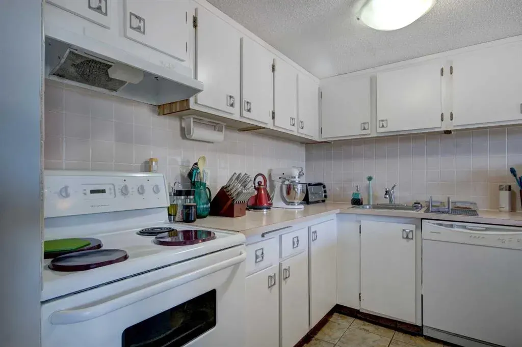 2200 Woodview Drive SW, #602