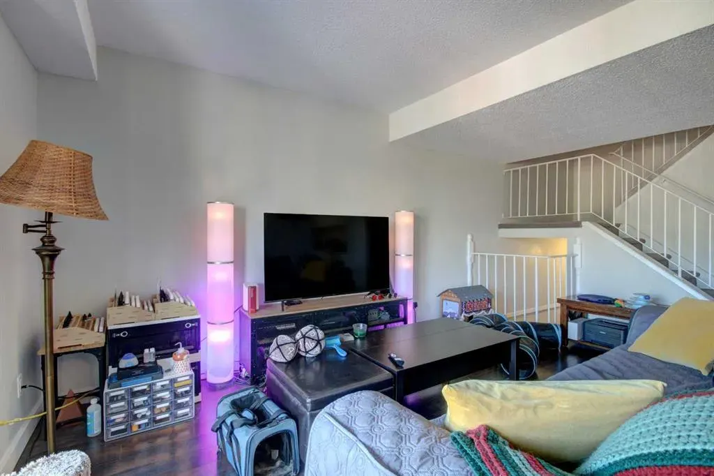 2200 Woodview Drive SW, #602