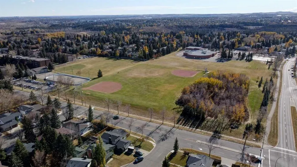 2200 Woodview Drive SW, #602