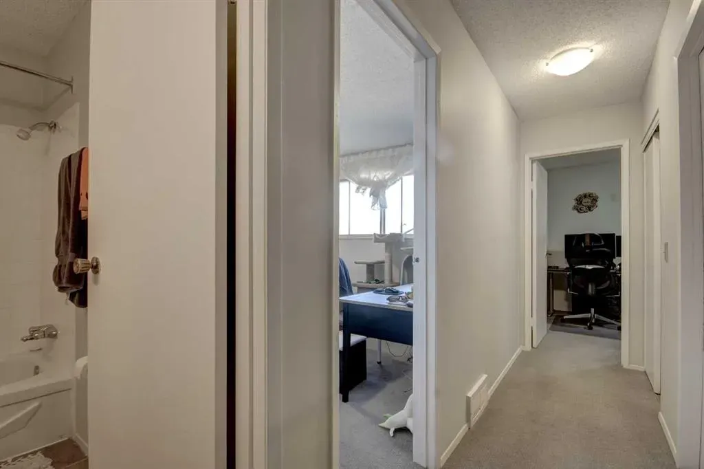 2200 Woodview Drive SW, #602