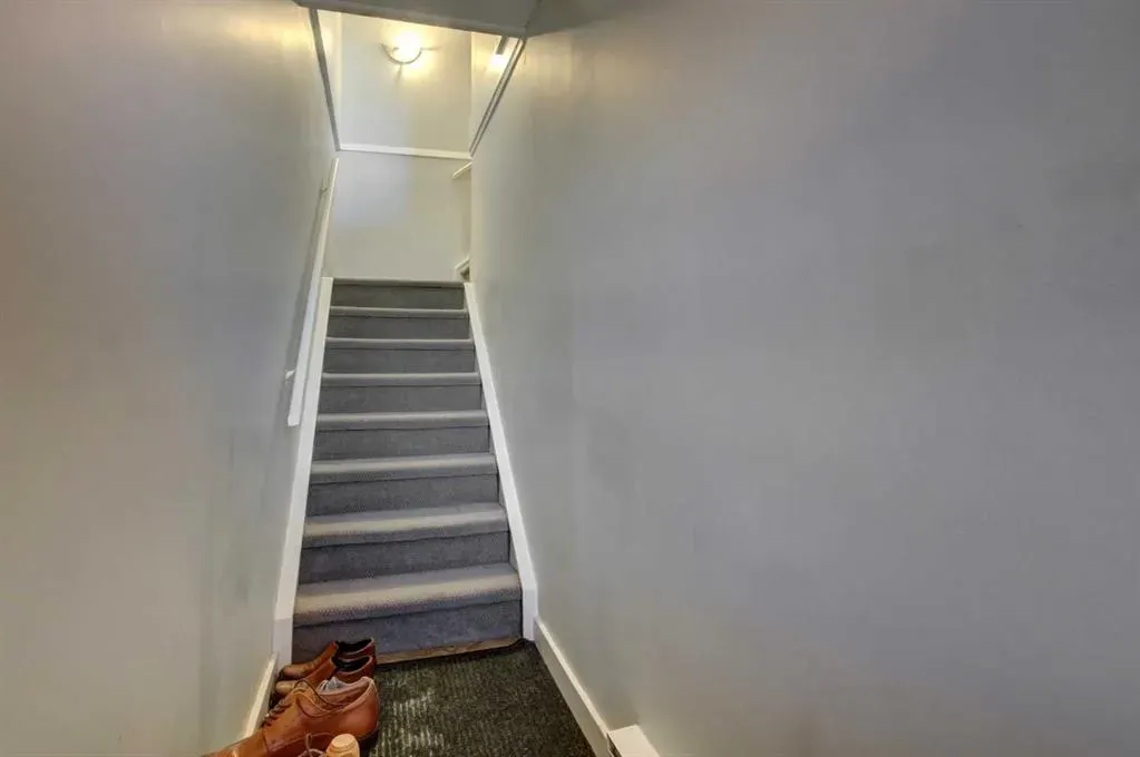 2200 Woodview Drive SW, #602