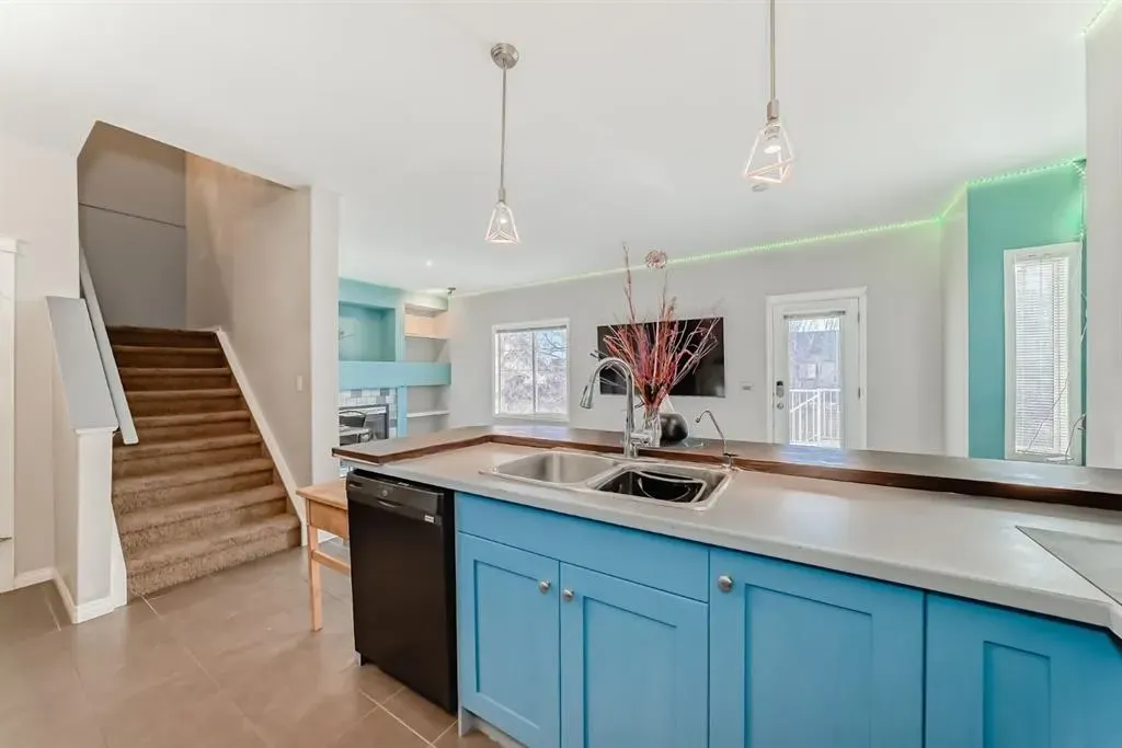 51 Arbours Circle NW