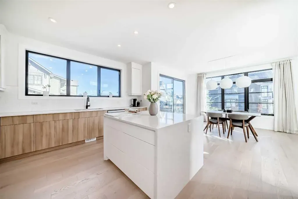 26 Treeline Common SW