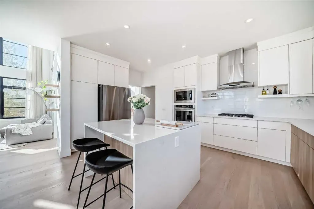 26 Treeline Common SW