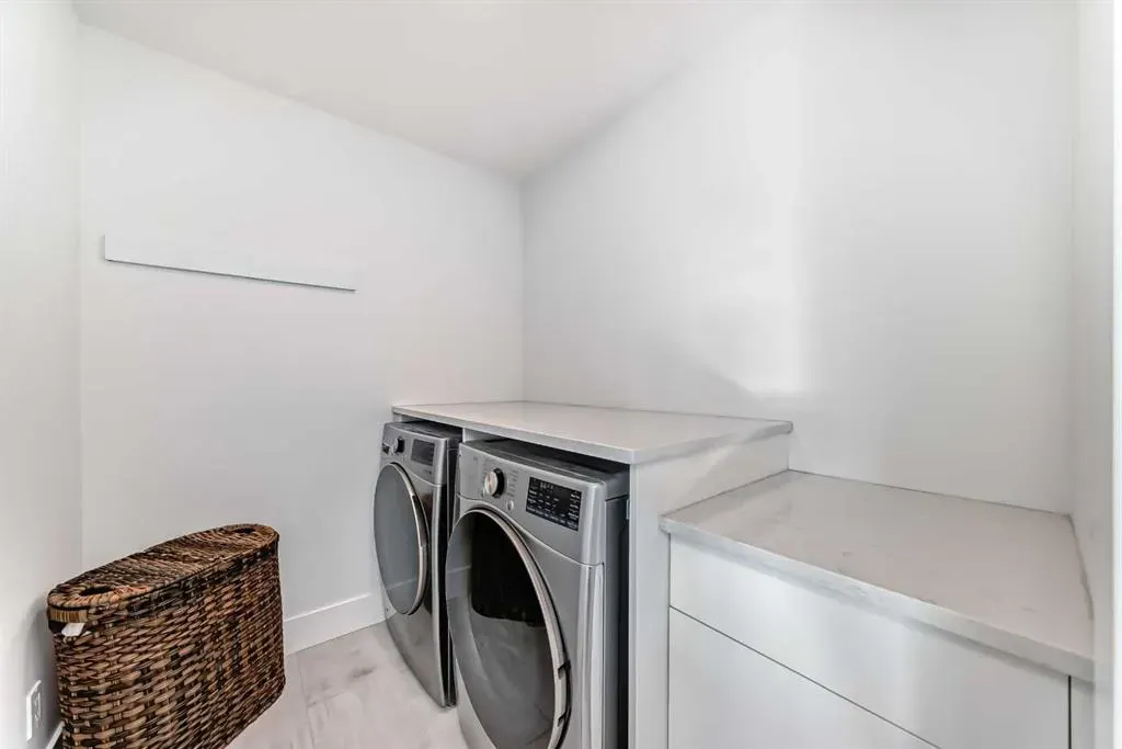 26 Treeline Common SW