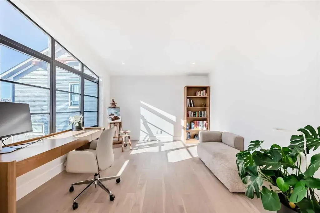 26 Treeline Common SW