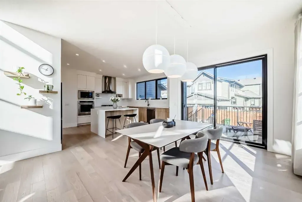 26 Treeline Common SW