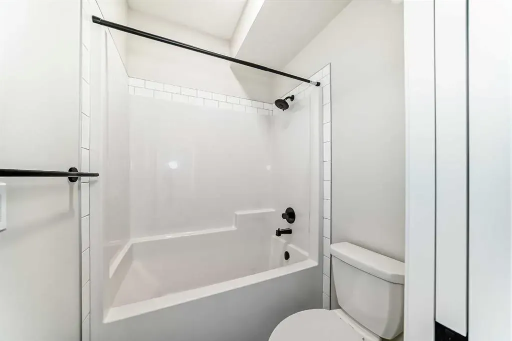 105 Corner Glen Green NE