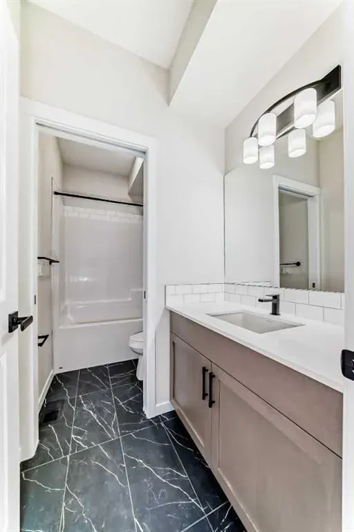 105 Corner Glen Green NE