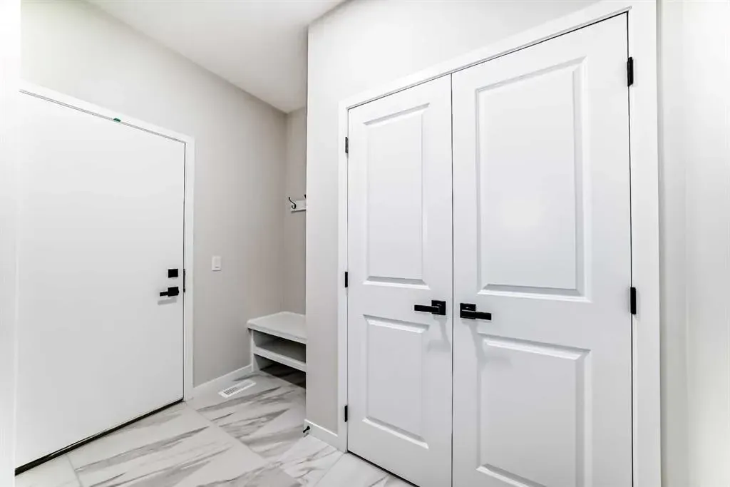 105 Corner Glen Green NE