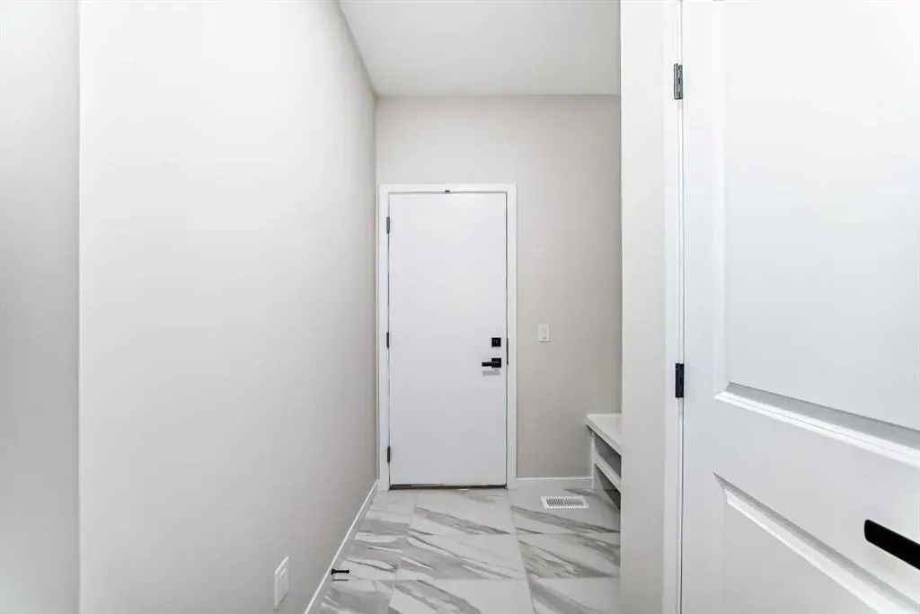 105 Corner Glen Green NE