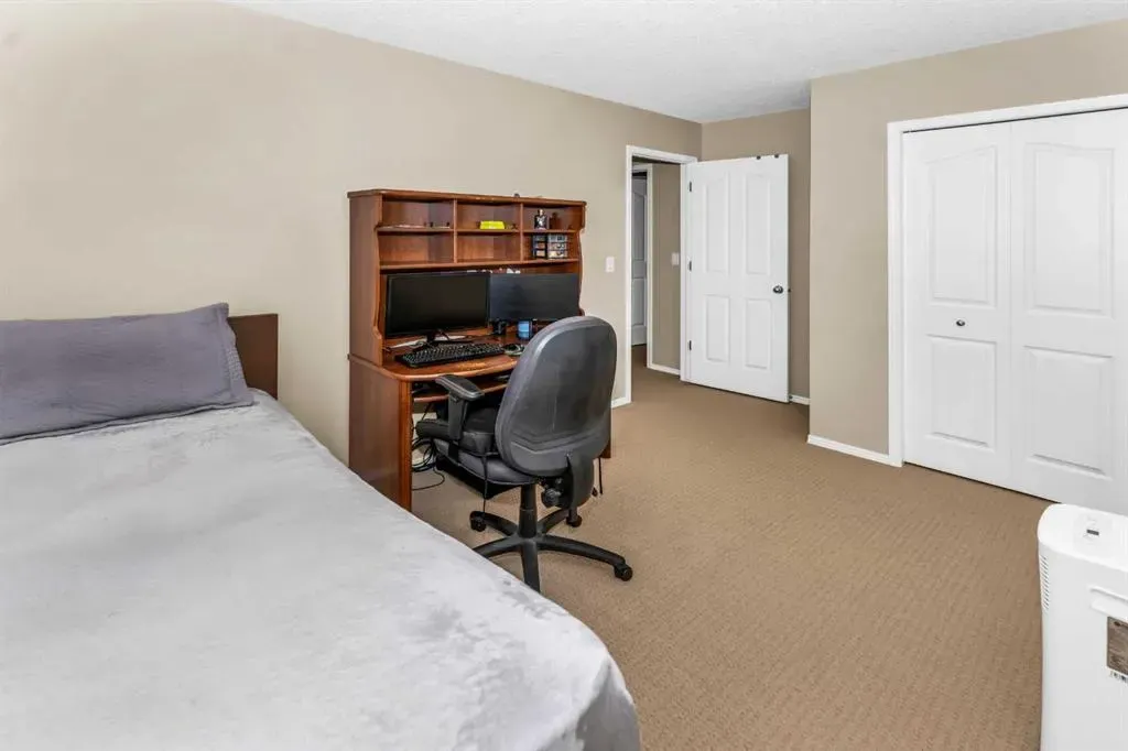 107 Everoak Green SW