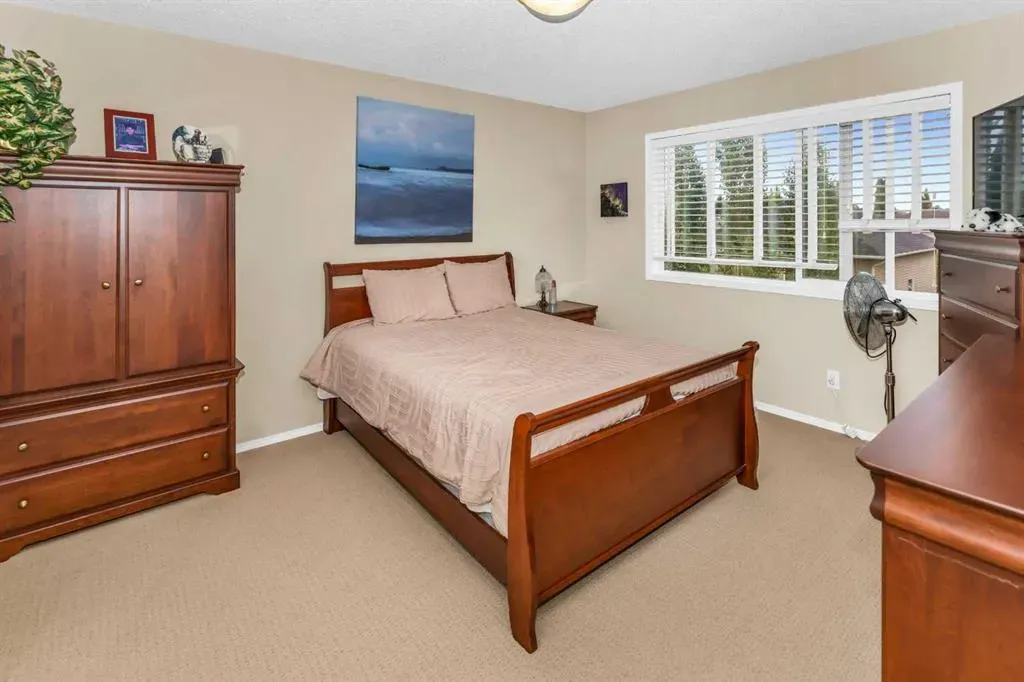 107 Everoak Green SW