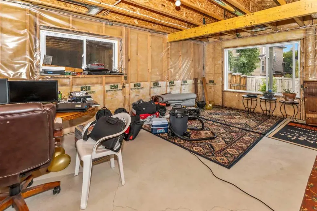 107 Everoak Green SW