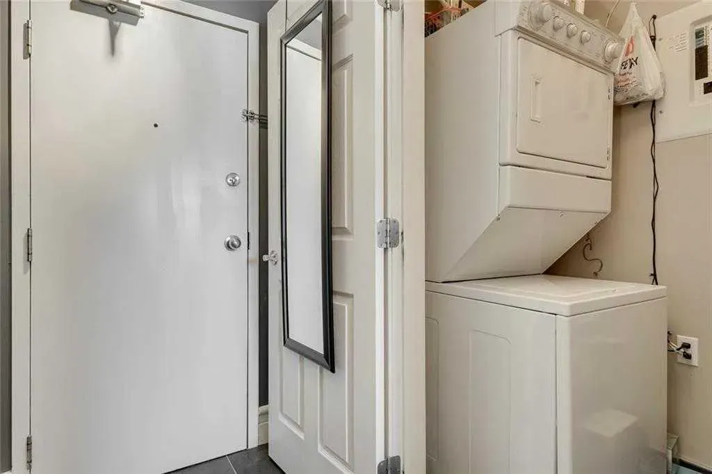 644 Meredith Road NE, #303