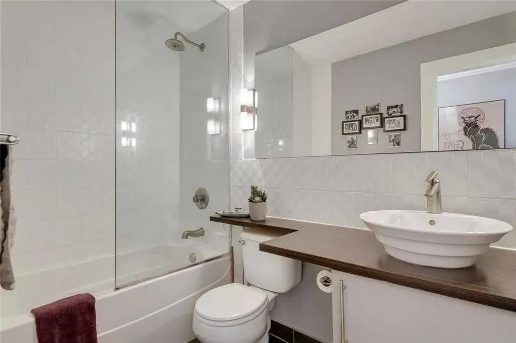 644 Meredith Road NE, #303