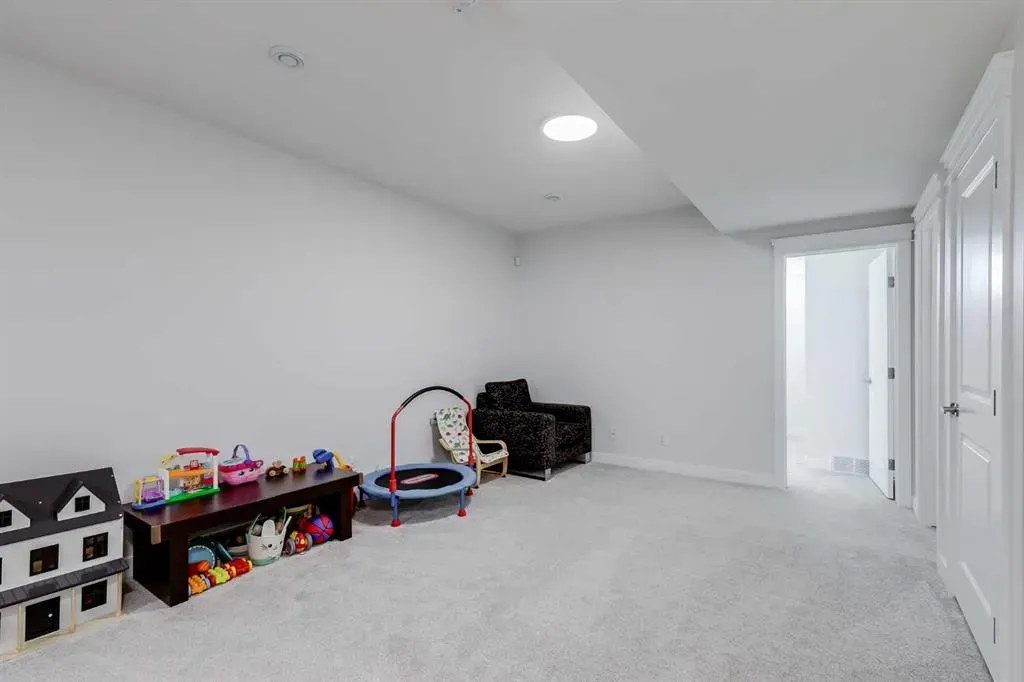 492 Reynolds Avenue SW