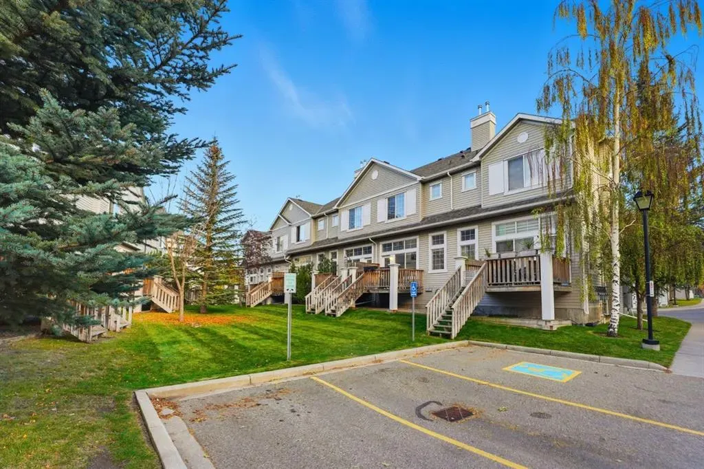 168 Copperfield Court SE