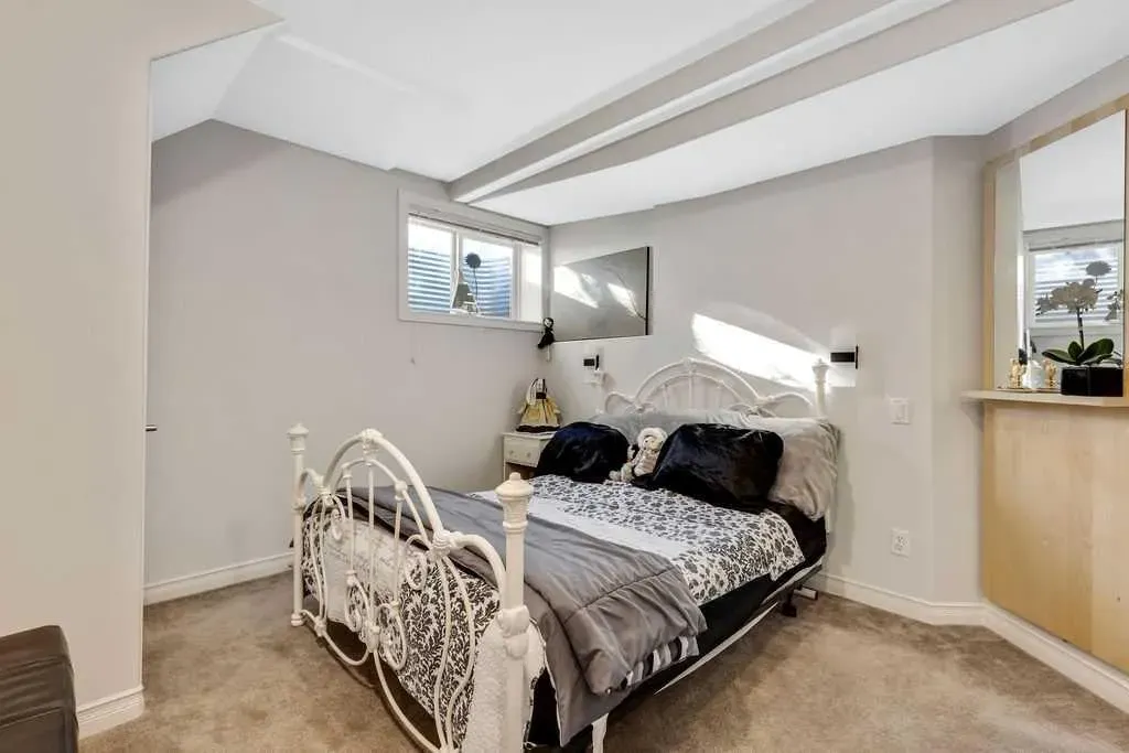 30 Drake Landing Road