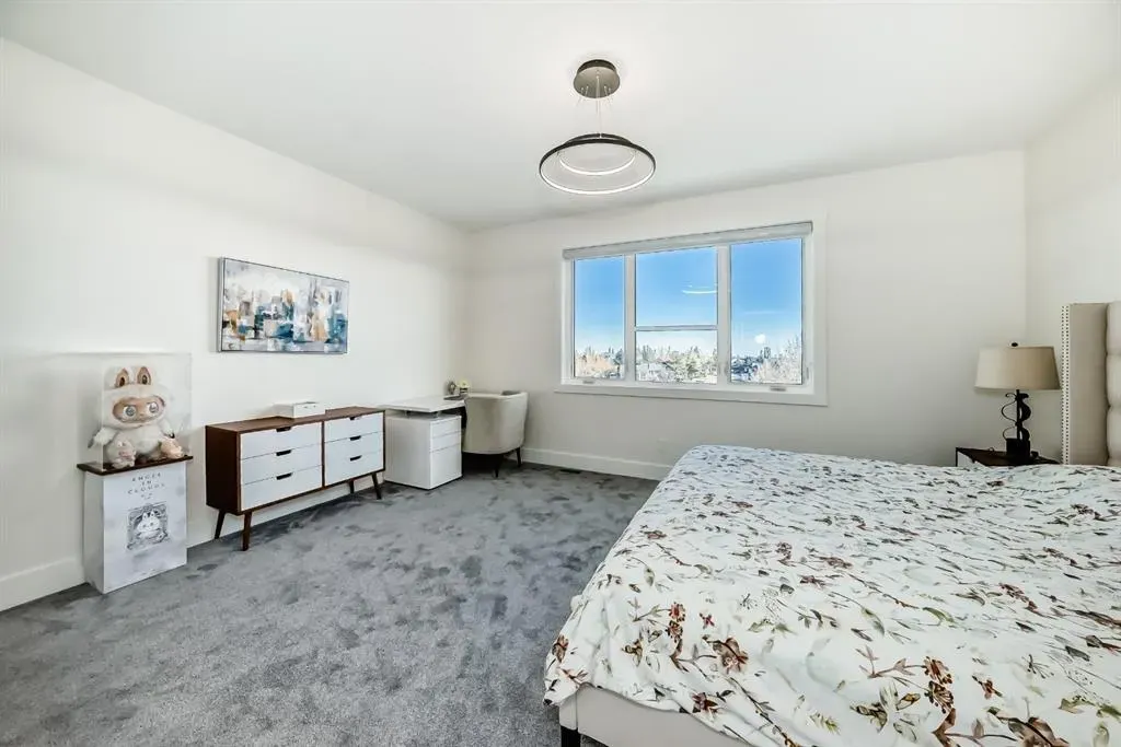 76 ROCK LAKE View NW