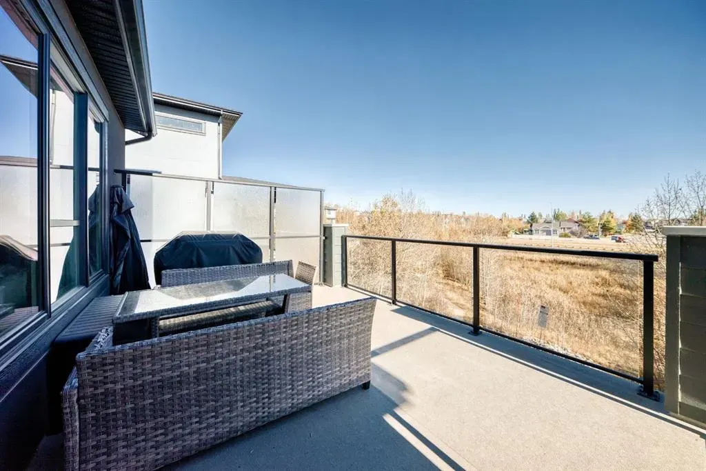 76 ROCK LAKE View NW