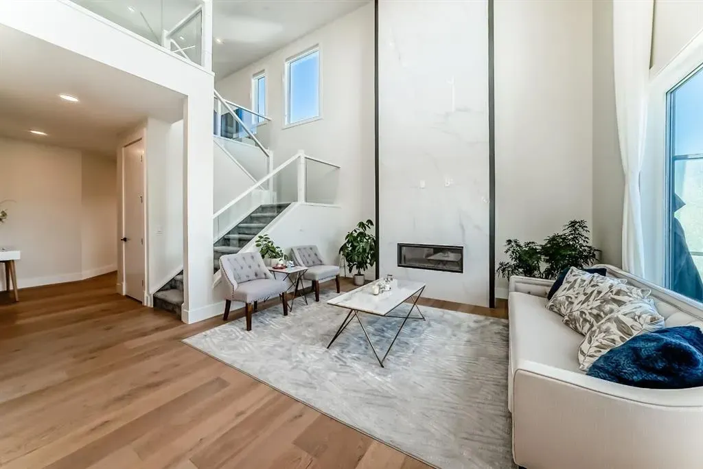 76 ROCK LAKE View NW