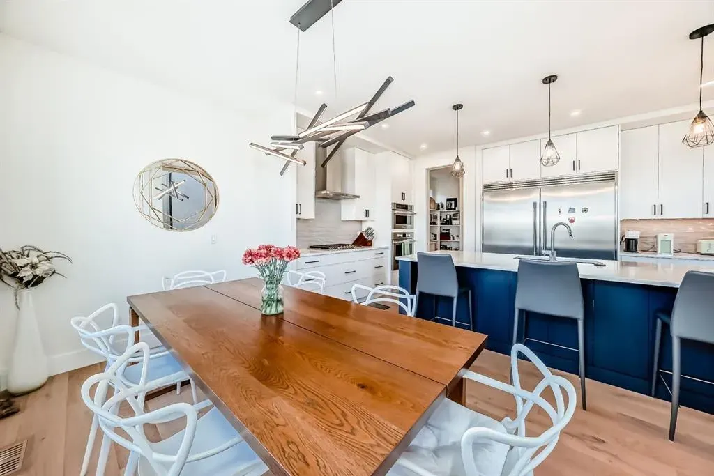 76 ROCK LAKE View NW