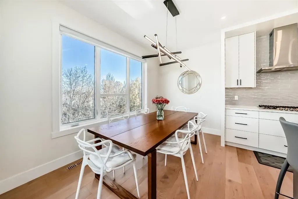 76 ROCK LAKE View NW