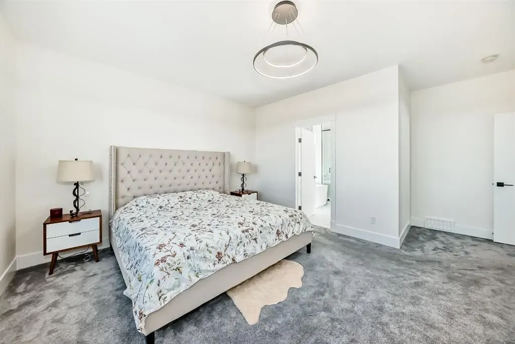 76 ROCK LAKE View NW