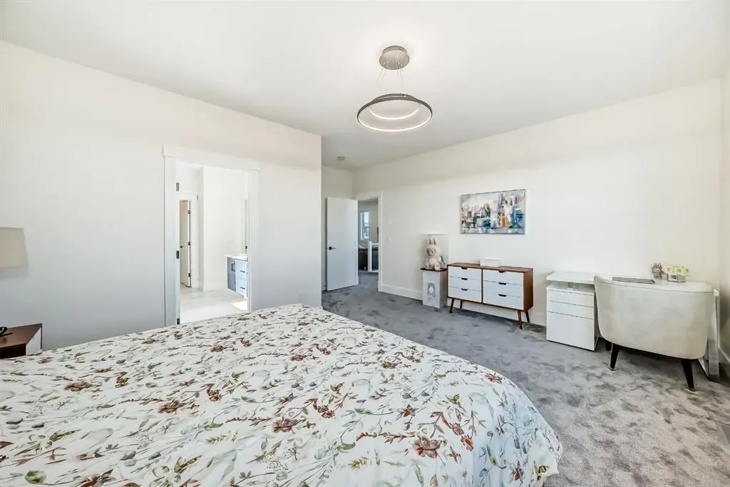 76 ROCK LAKE View NW